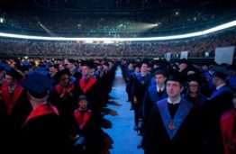 KTU absolventams įteikti diplomai