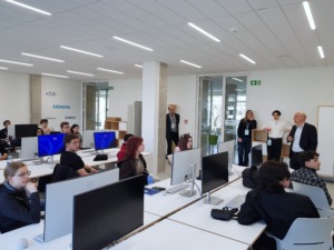 Hands-on Chip Design: Digital and Analog Fundamentals