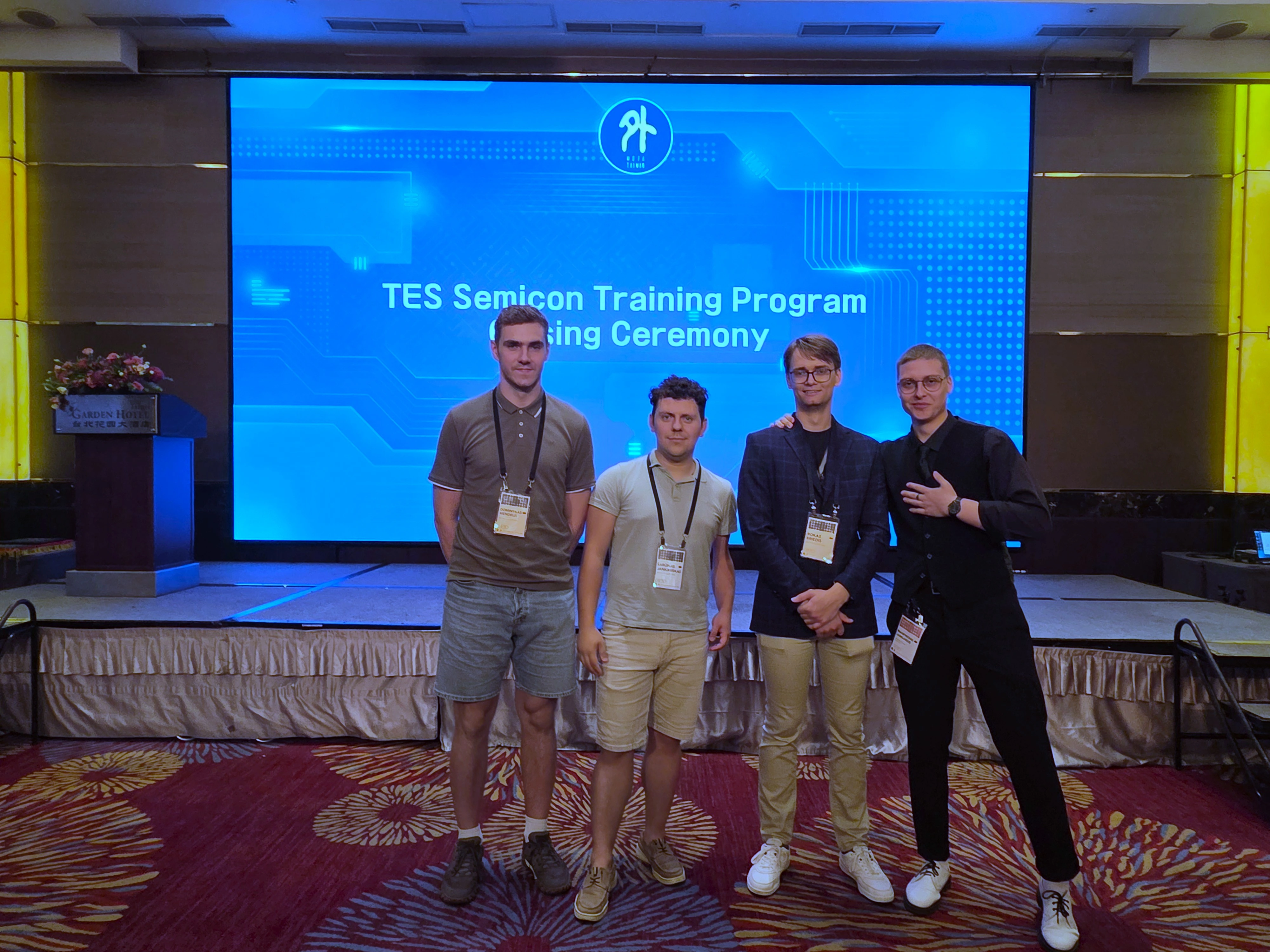 KTU studentai puslaidininkių technologijų mokymų programos uždaryme
